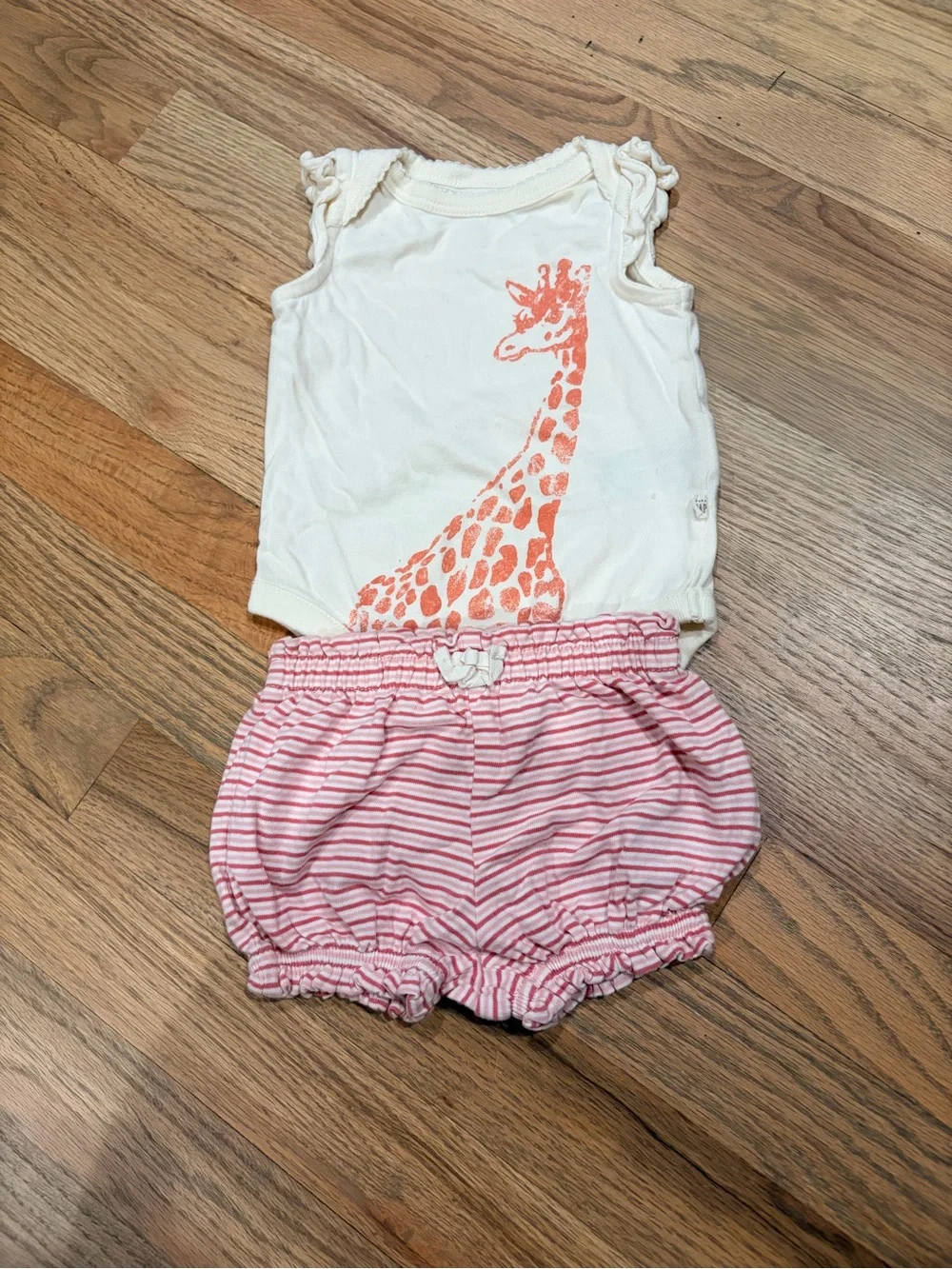 Gap baby girl giraffe onesie with matching shorts